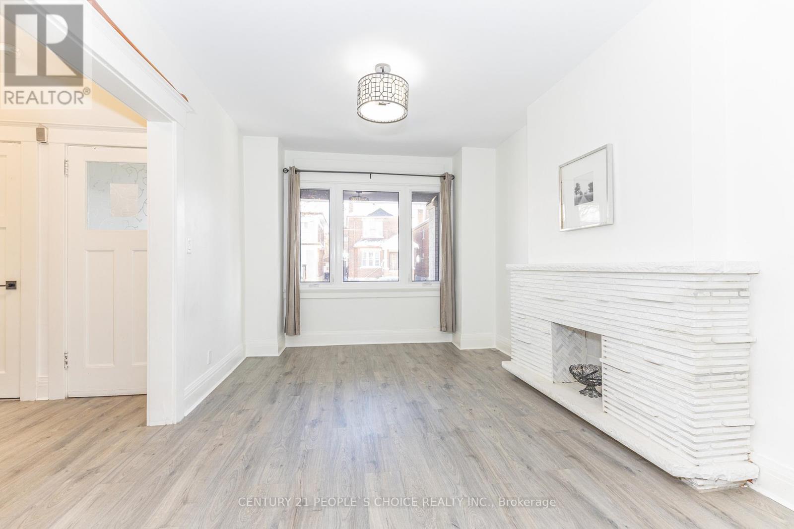 Upper - 212 Oakwood Avenue, Toronto, Ontario M6E 2V4 - Photo 18 - C12605352