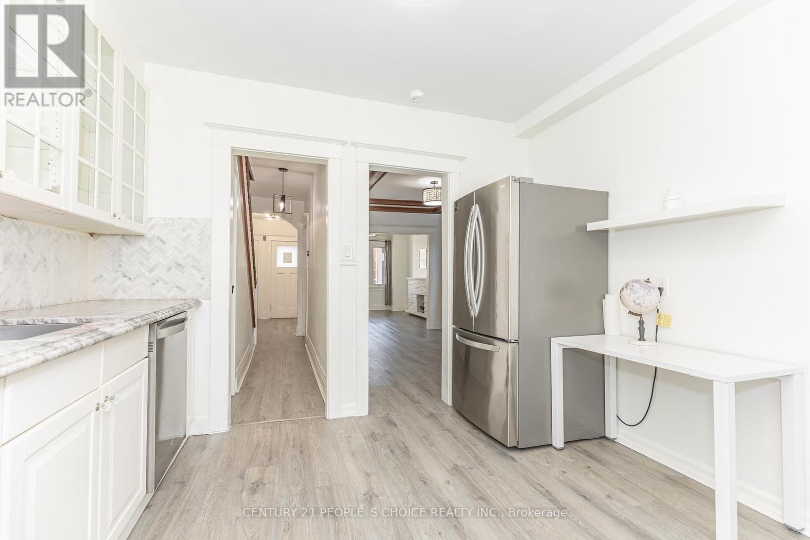 Upper - 212 Oakwood Avenue, Toronto, Ontario M6E 2V4 - Photo 26 - C12605352