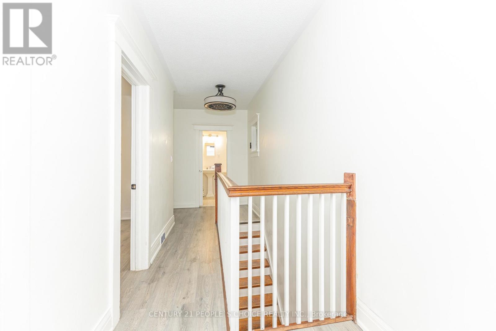 Upper - 212 Oakwood Avenue, Toronto, Ontario M6E 2V4 - Photo 37 - C12605352