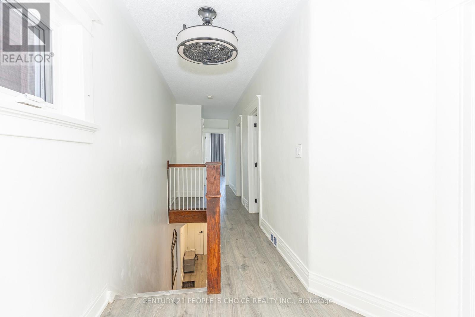 Upper - 212 Oakwood Avenue, Toronto, Ontario M6E 2V4 - Photo 36 - C12605352