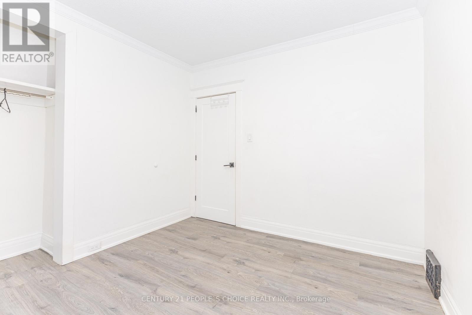 Upper - 212 Oakwood Avenue, Toronto, Ontario M6E 2V4 - Photo 44 - C12605352