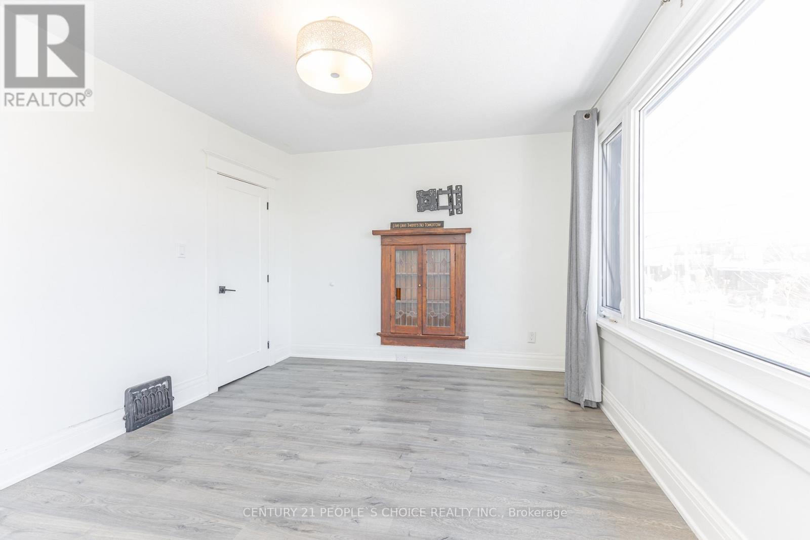 Upper - 212 Oakwood Avenue, Toronto, Ontario M6E 2V4 - Photo 50 - C12605352