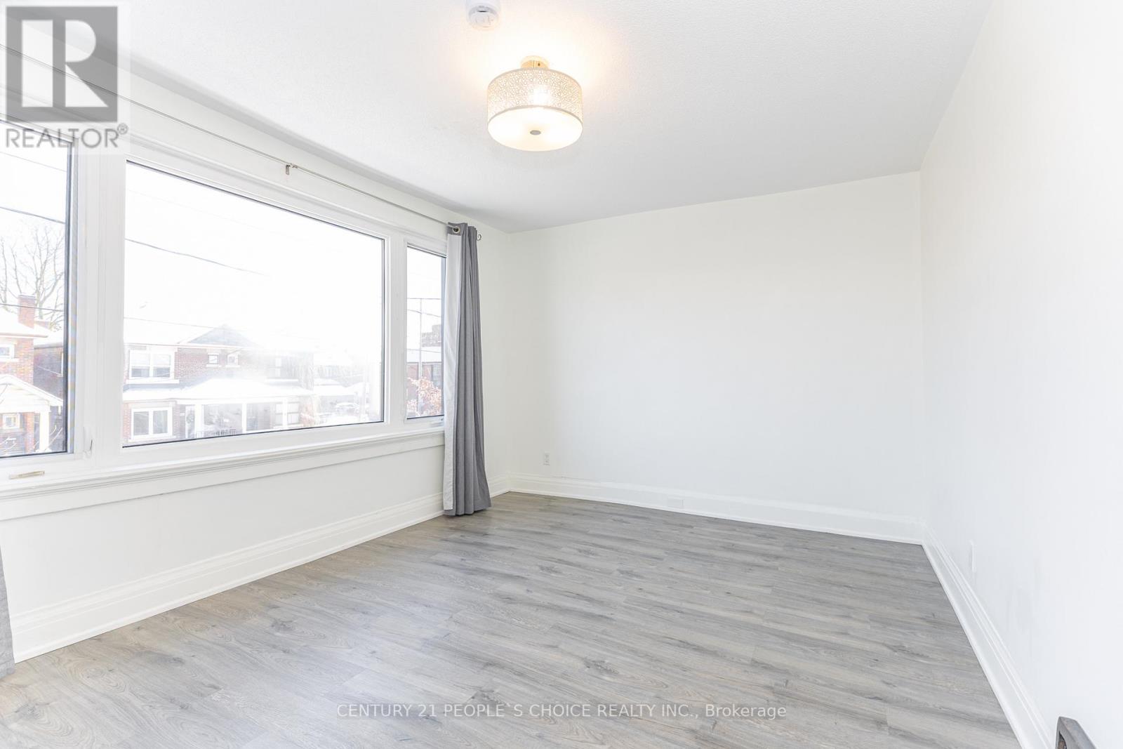 Upper - 212 Oakwood Avenue, Toronto, Ontario M6E 2V4 - Photo 49 - C12605352