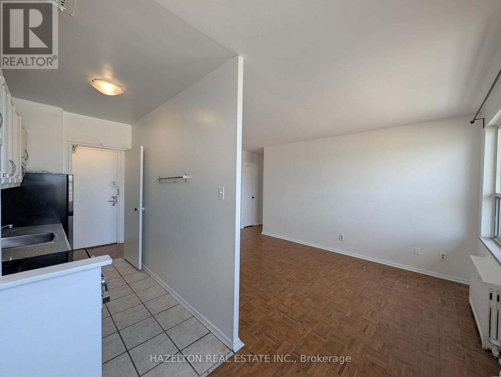 1005 - 206 St George Street, Toronto, Ontario  M5R 2N6 - Photo 6 - C12629326