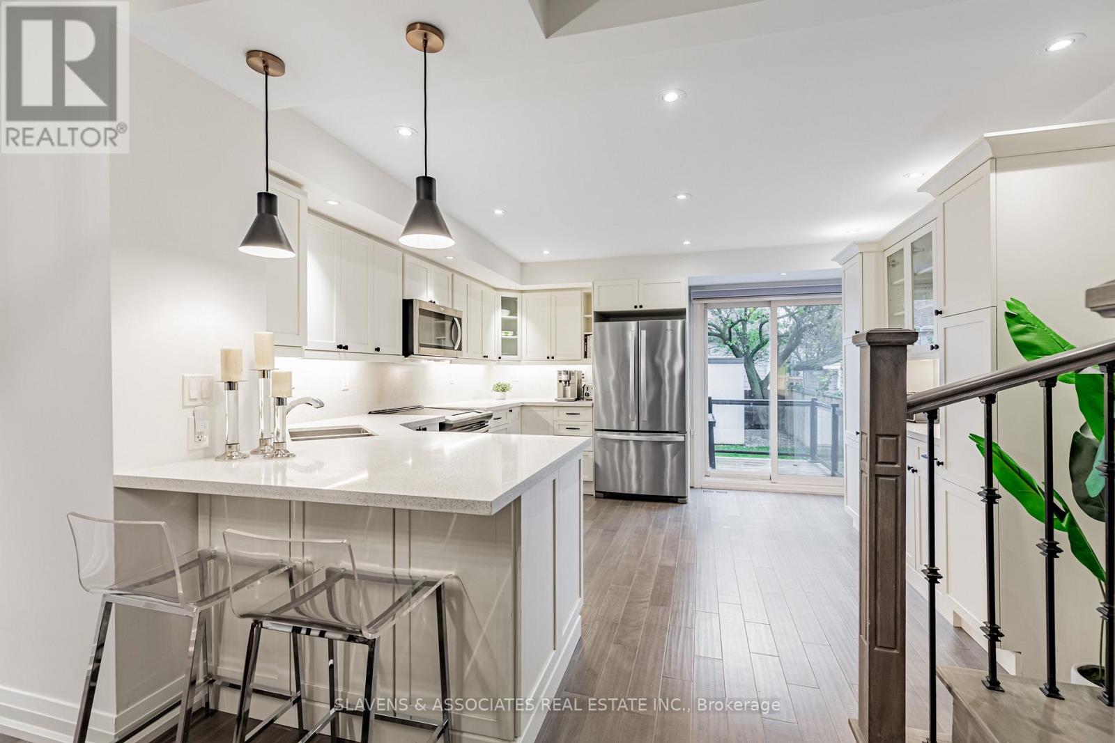 111 Cedric Avenue, Toronto (Oakwood Village), Ontario  M6C 3X7 - Photo 12 - C12629348