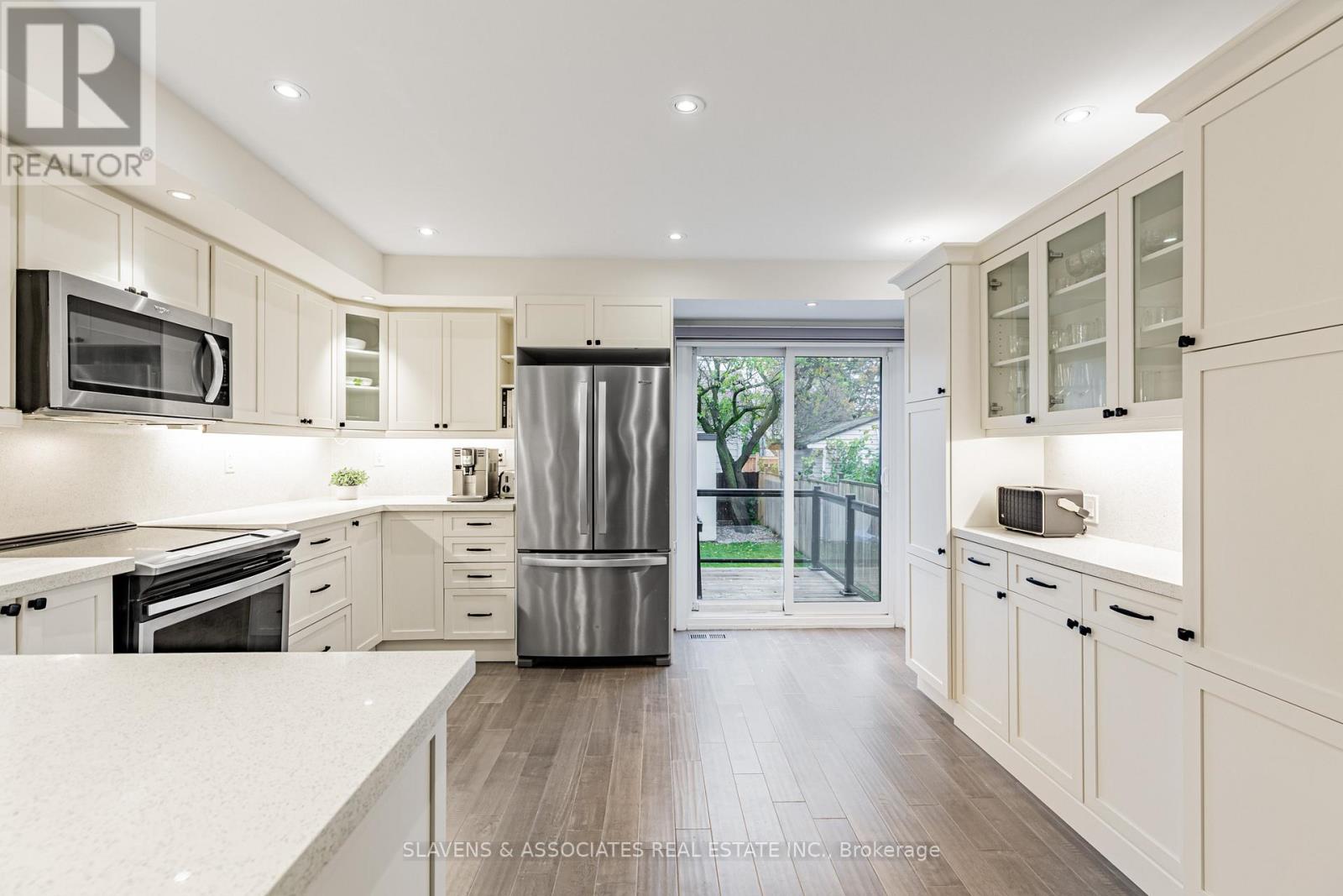 111 Cedric Avenue, Toronto (Oakwood Village), Ontario  M6C 3X7 - Photo 15 - C12629348