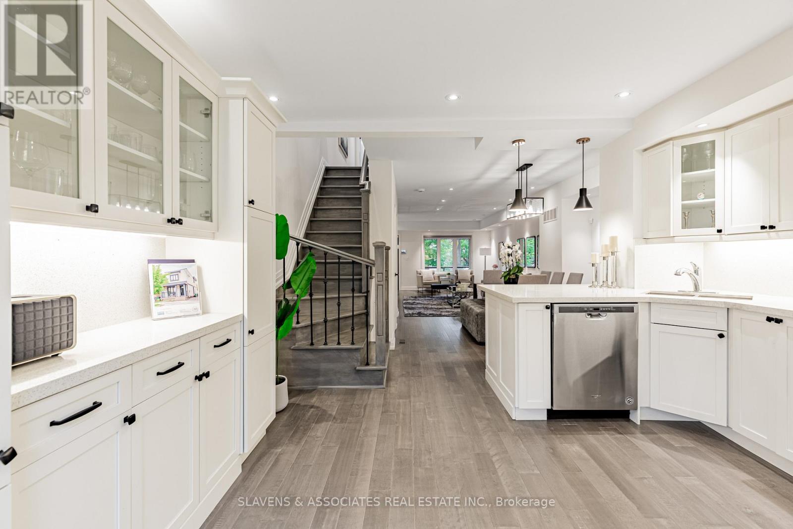 111 Cedric Avenue, Toronto (Oakwood Village), Ontario  M6C 3X7 - Photo 18 - C12629348