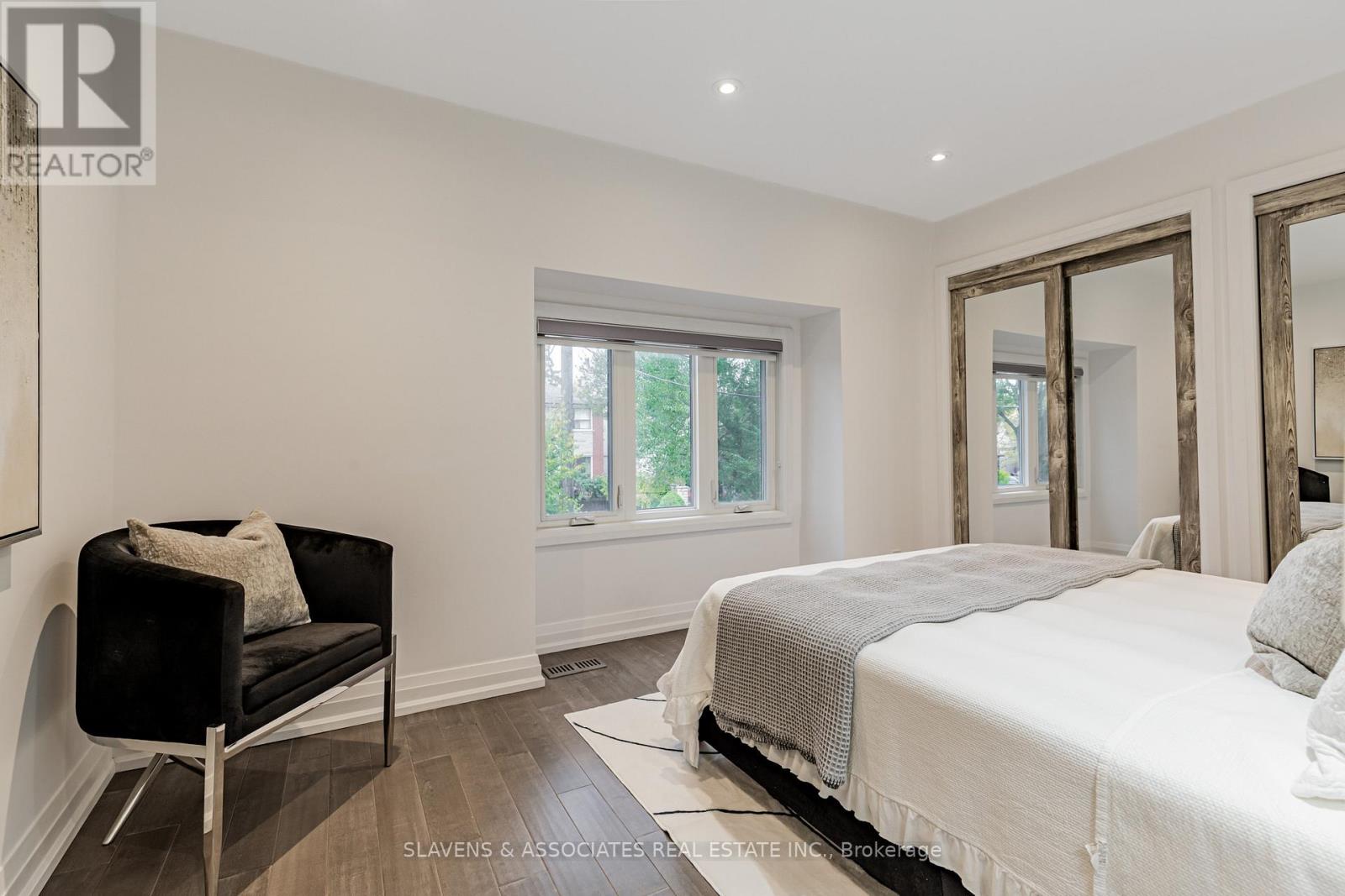 111 Cedric Avenue, Toronto (Oakwood Village), Ontario  M6C 3X7 - Photo 25 - C12629348