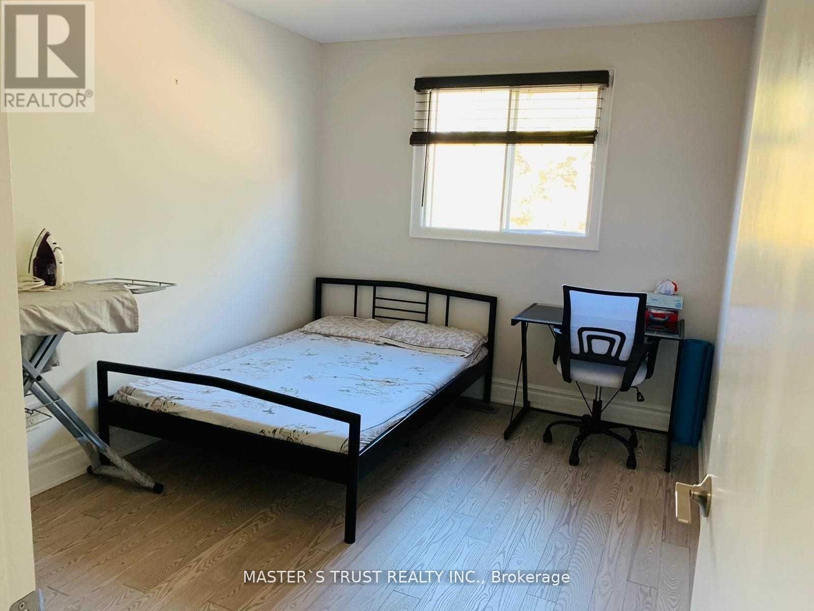 40 Whitley Castle Crescent S, Toronto (Agincourt North), Ontario  M1V 2P6 - Photo 4 - E12629362