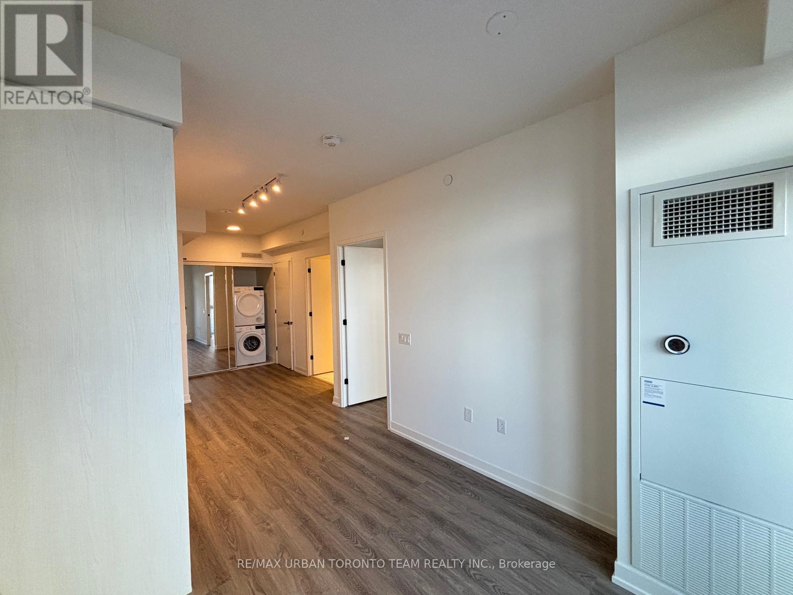 3108 - 8 Interchange Way, Vaughan, Ontario  L4K 5Z7 - Photo 4 - N12629316