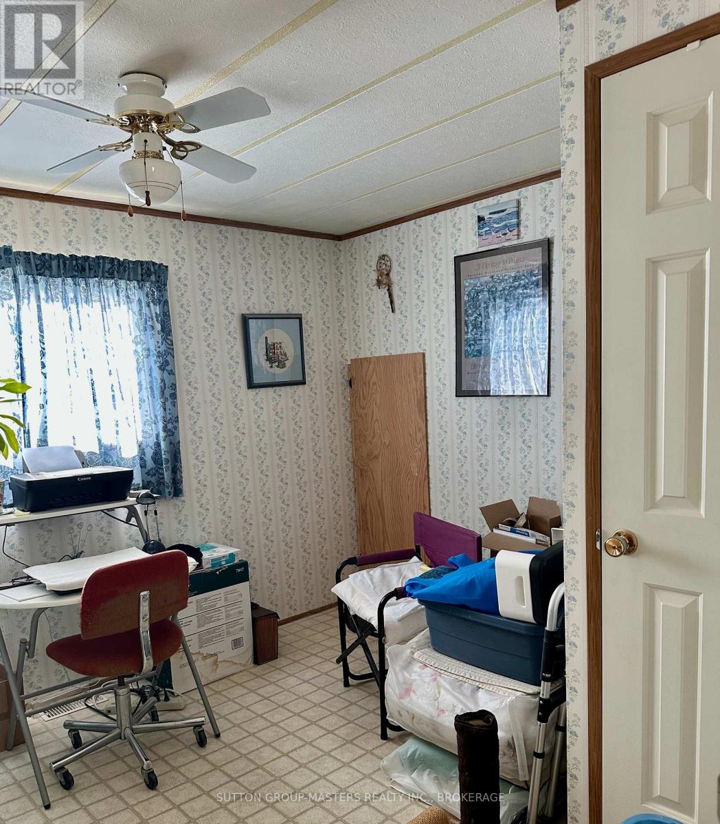 9 Maple Drive, Greater Napanee (Greater Napanee), Ontario  K7R 3L2 - Photo 21 - X12486871