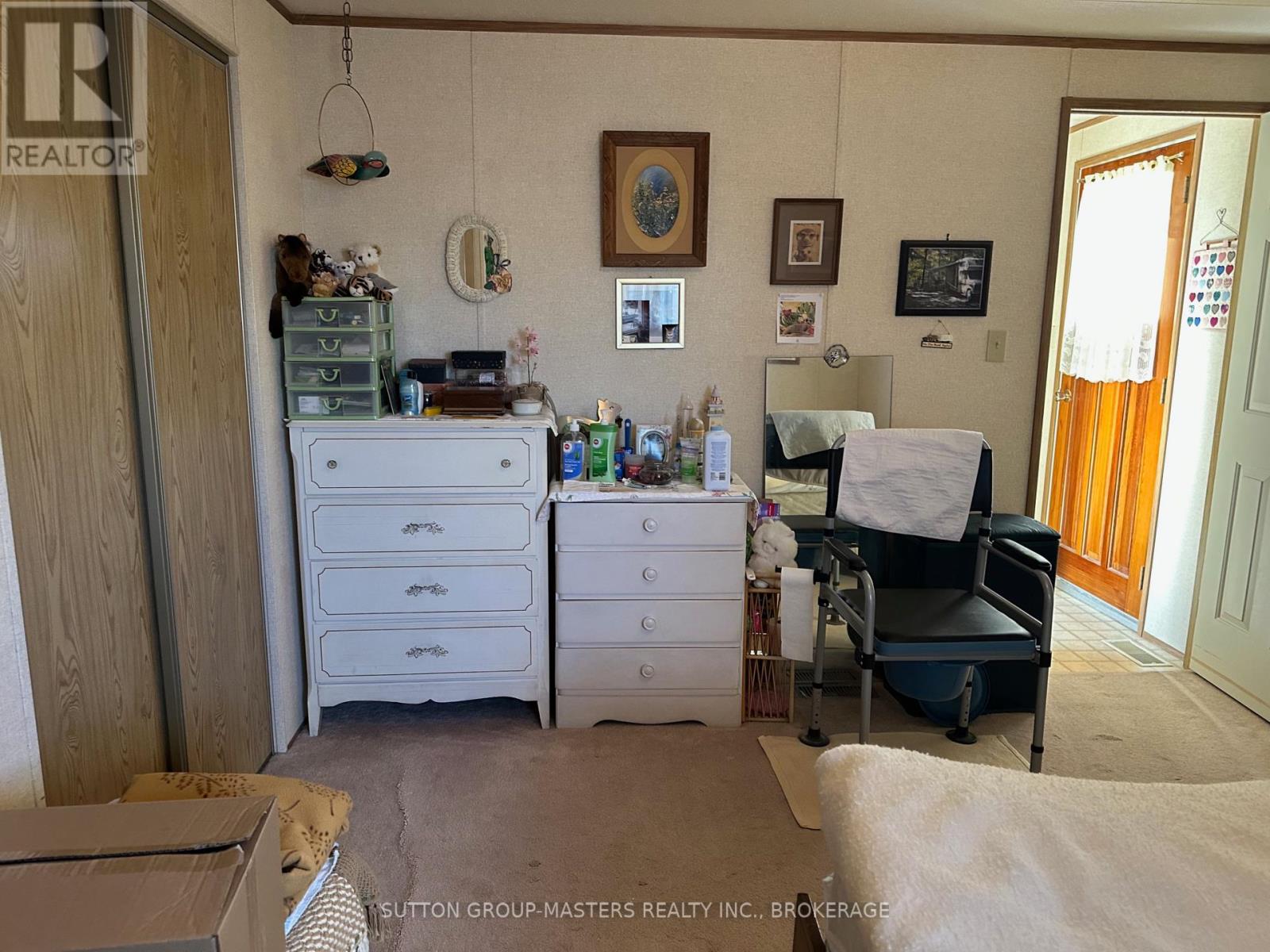 9 Maple Drive, Greater Napanee (Greater Napanee), Ontario  K7R 3L2 - Photo 16 - X12486871