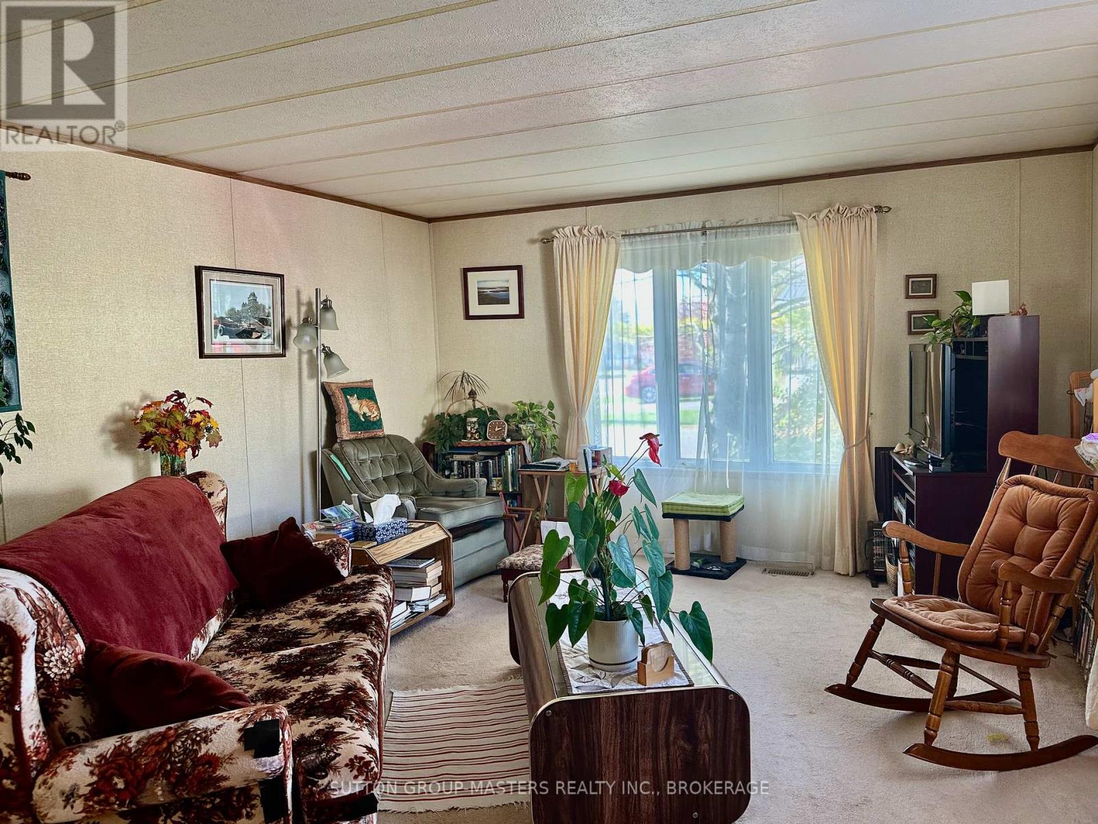 9 Maple Drive, Greater Napanee (Greater Napanee), Ontario  K7R 3L2 - Photo 11 - X12486871