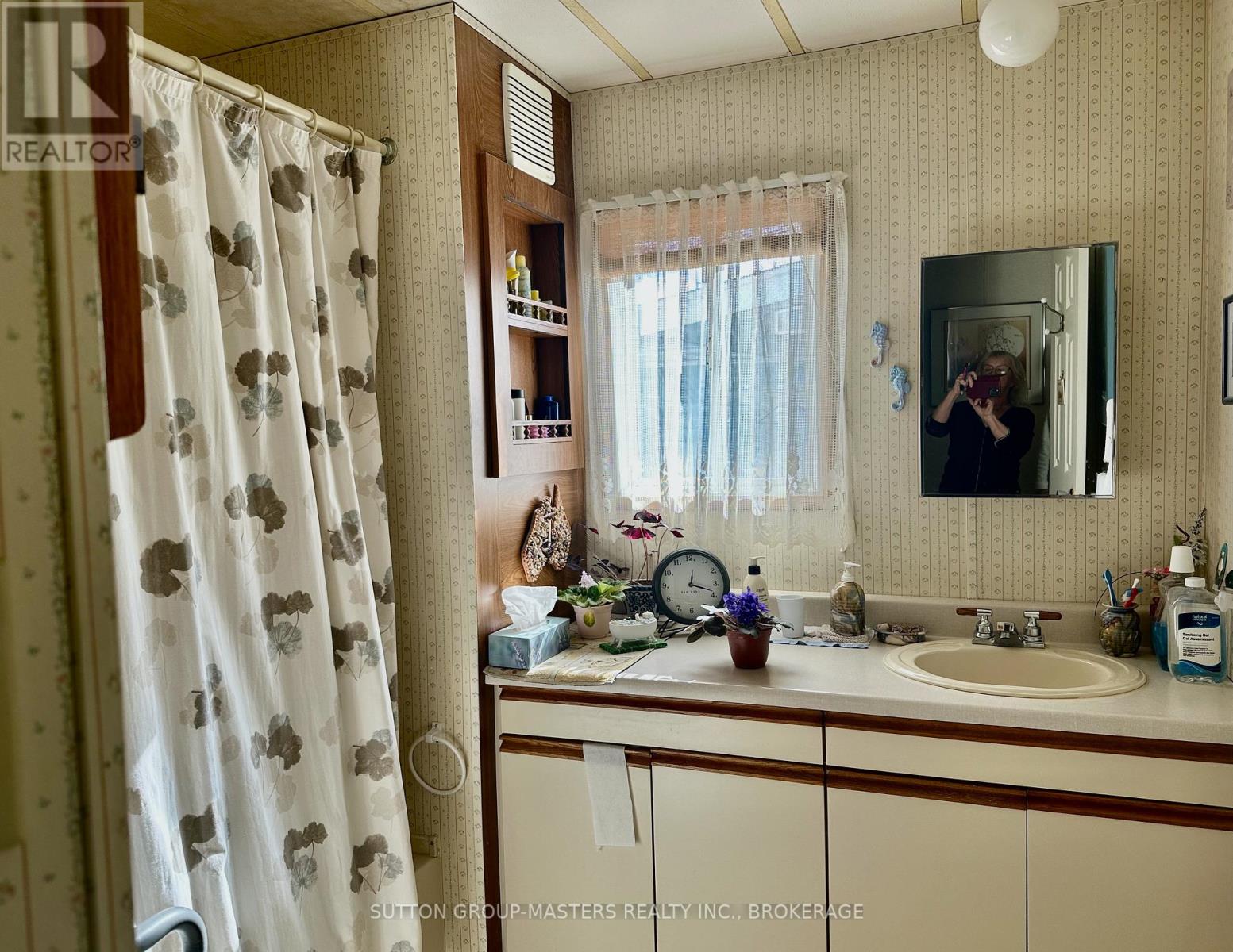 9 Maple Drive, Greater Napanee (Greater Napanee), Ontario  K7R 3L2 - Photo 18 - X12486871