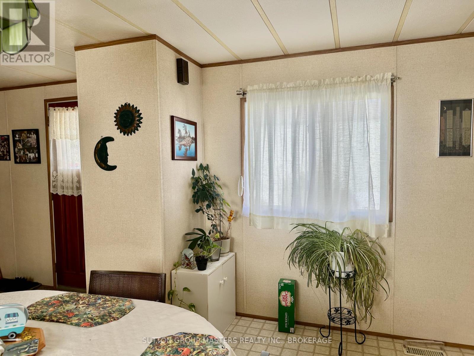 9 Maple Drive, Greater Napanee (Greater Napanee), Ontario  K7R 3L2 - Photo 5 - X12486871