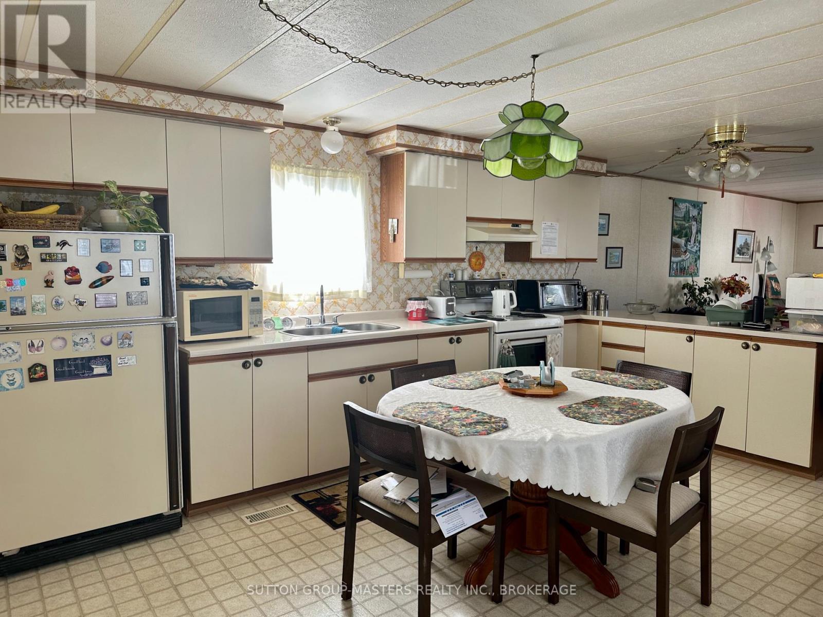 9 Maple Drive, Greater Napanee (Greater Napanee), Ontario  K7R 3L2 - Photo 7 - X12486871