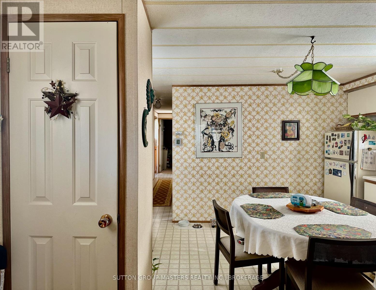 9 Maple Drive, Greater Napanee (Greater Napanee), Ontario  K7R 3L2 - Photo 6 - X12486871