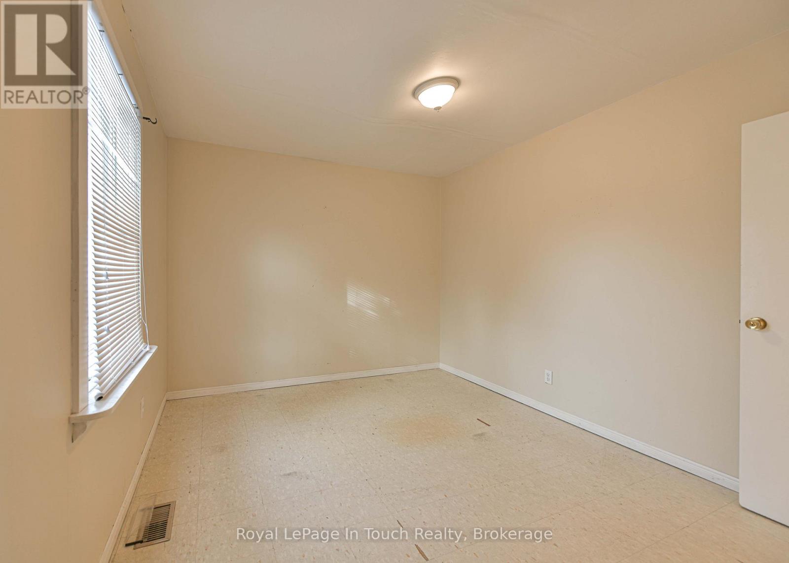 95 Westmount Drive N, Orillia, Ontario L3V 6B9 - Photo 10 - S12629536