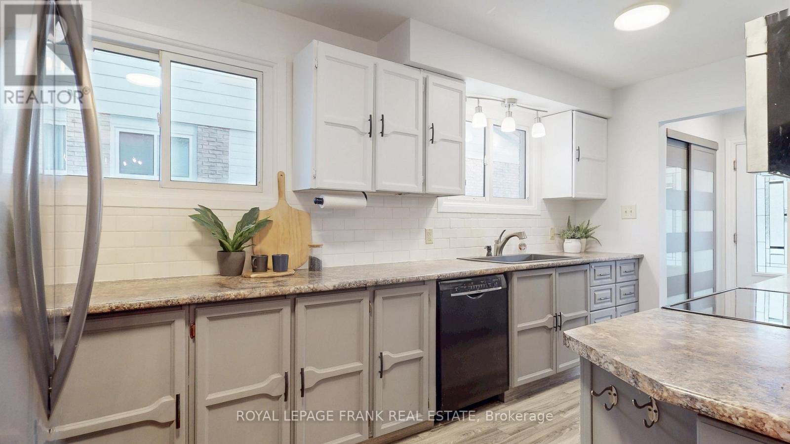 732 Annapolis Avenue, Oshawa, Ontario  L1J 6H2 - Photo 9 - E12629386