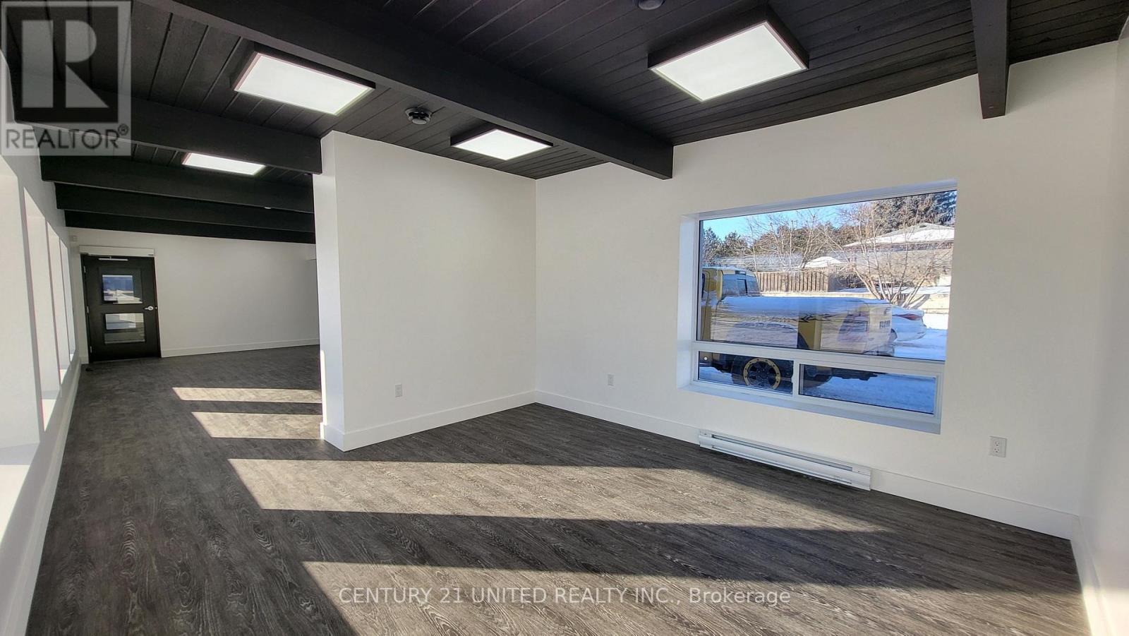 382 Parkhill Road E, Douro-Dummer, Ontario  K9L 1C3 - Photo 9 - X12629550