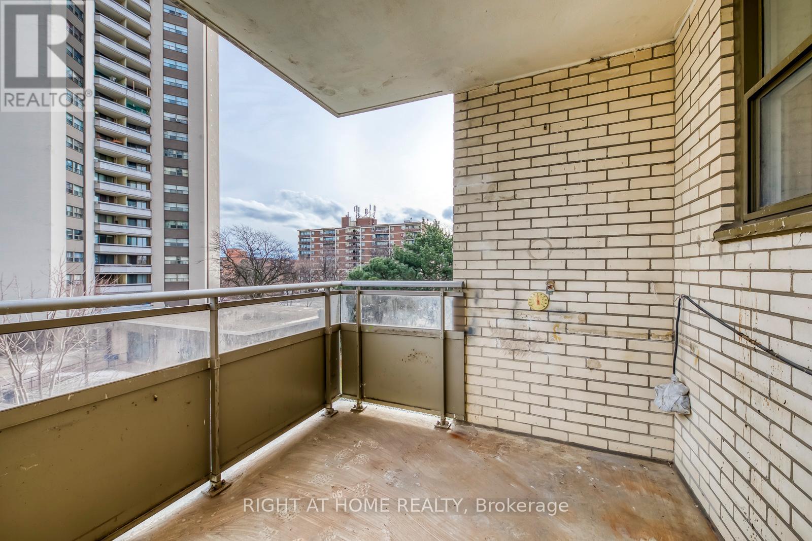 413 - 390 Dixon Road, Toronto, Ontario  M9R 1T4 - Photo 21 - W12629310