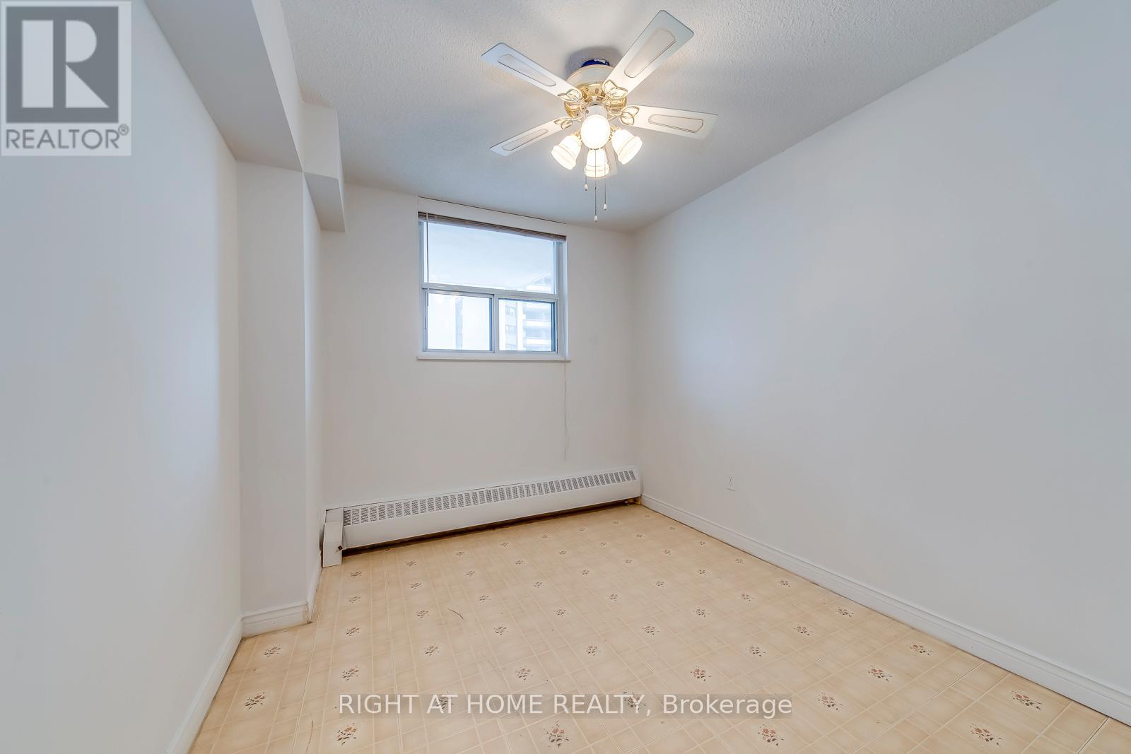 413 - 390 Dixon Road, Toronto, Ontario  M9R 1T4 - Photo 6 - W12629310