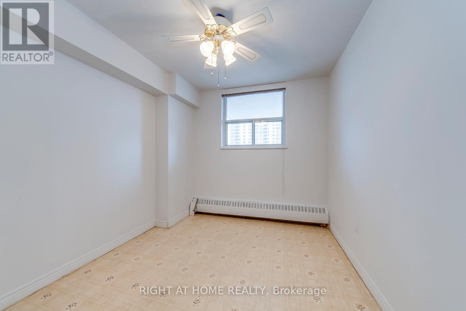 413 - 390 Dixon Road, Toronto, Ontario  M9R 1T4 - Photo 7 - W12629310
