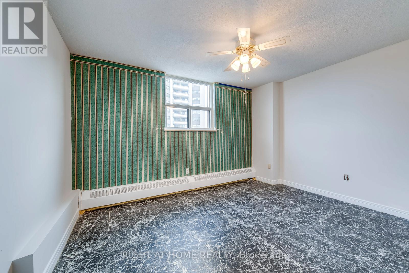 413 - 390 Dixon Road, Toronto, Ontario  M9R 1T4 - Photo 9 - W12629310