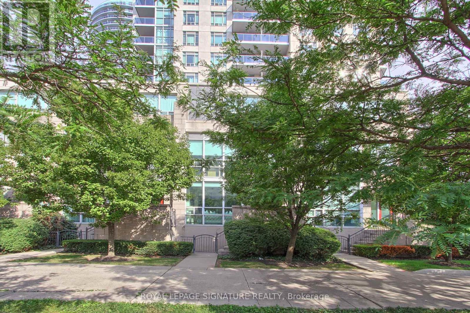 Th-104 - 90 Absolute Avenue, Mississauga, Ontario  L4Z 0A1 - Photo 4 - W12629334