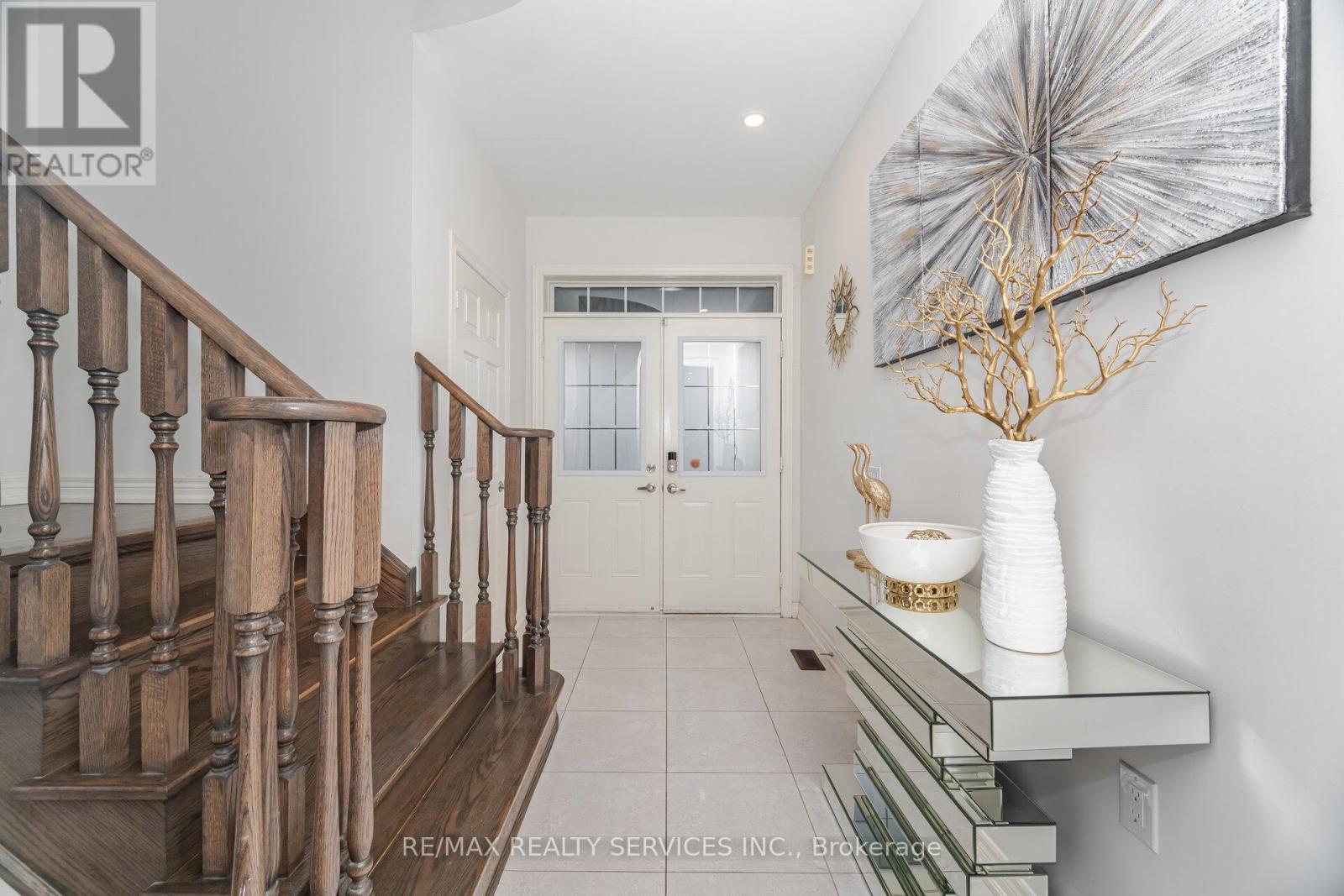 52 Blackberry Valley Crescent, Caledon, Ontario  L7C 3Z9 - Photo 3 - W12629344