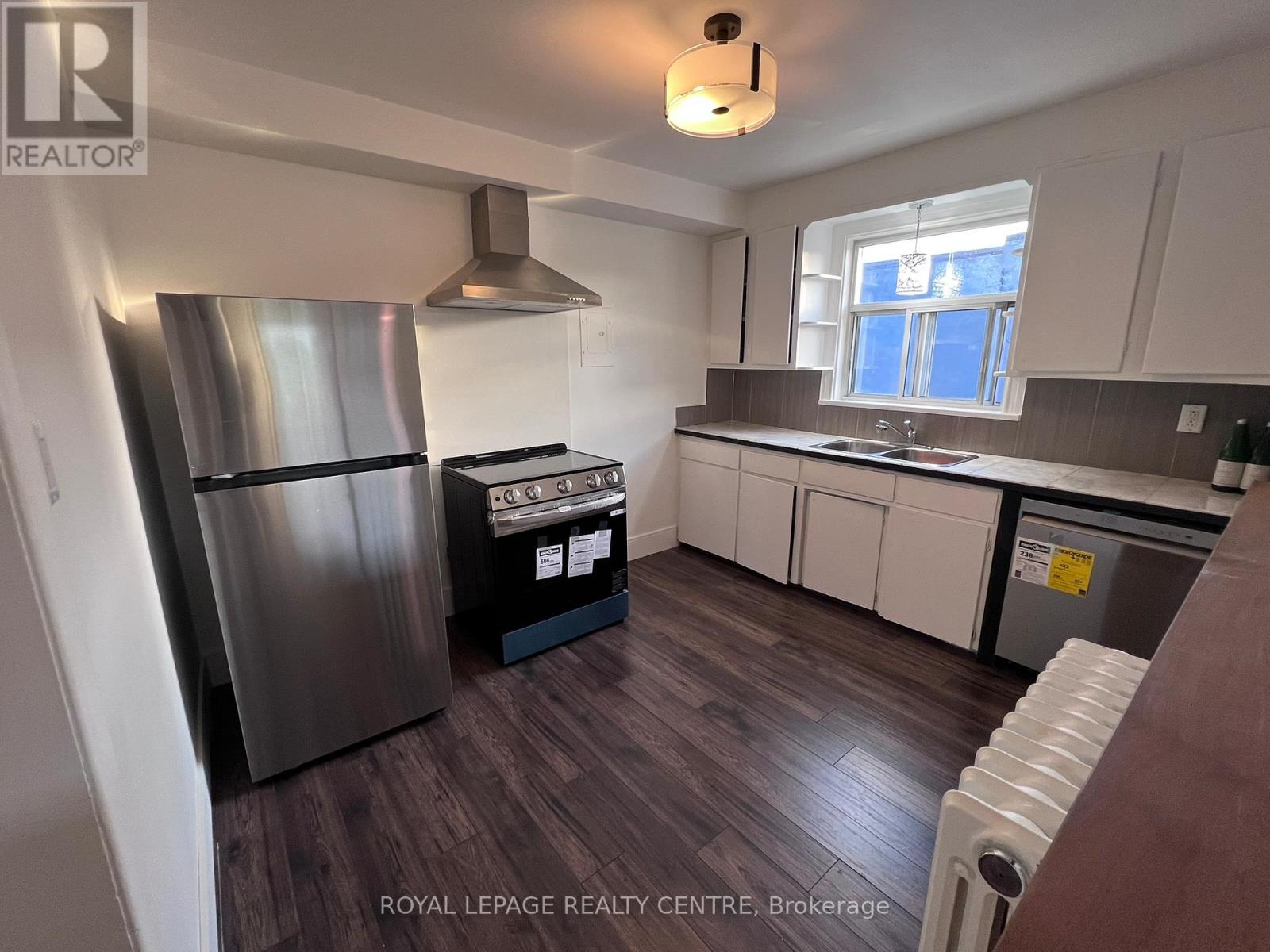 1 - 3351 Lake Shore Boulevard W, Toronto, Ontario  M8W 1N1 - Photo 4 - W12629356