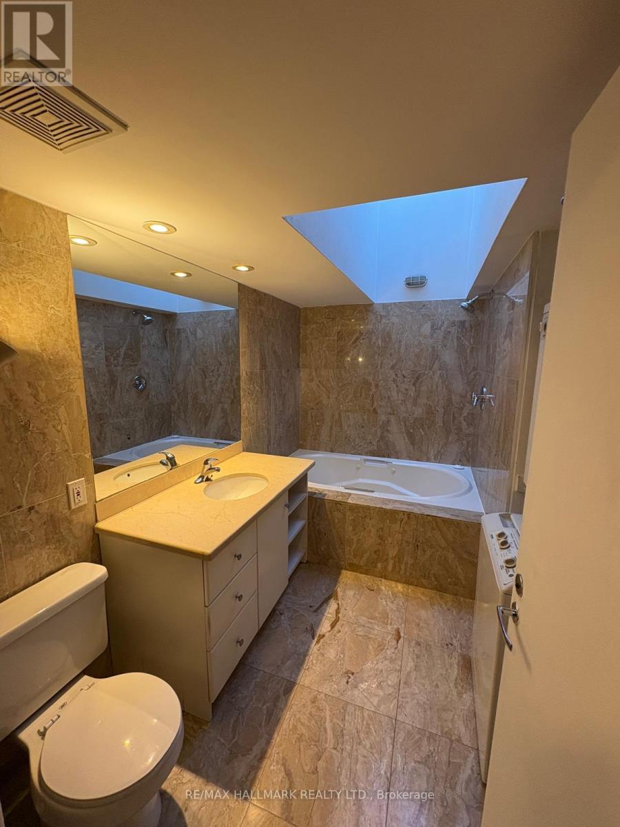 304 - 270 Adelaide Street W, Toronto, Ontario  M5H 1Y2 - Photo 9 - C12278958