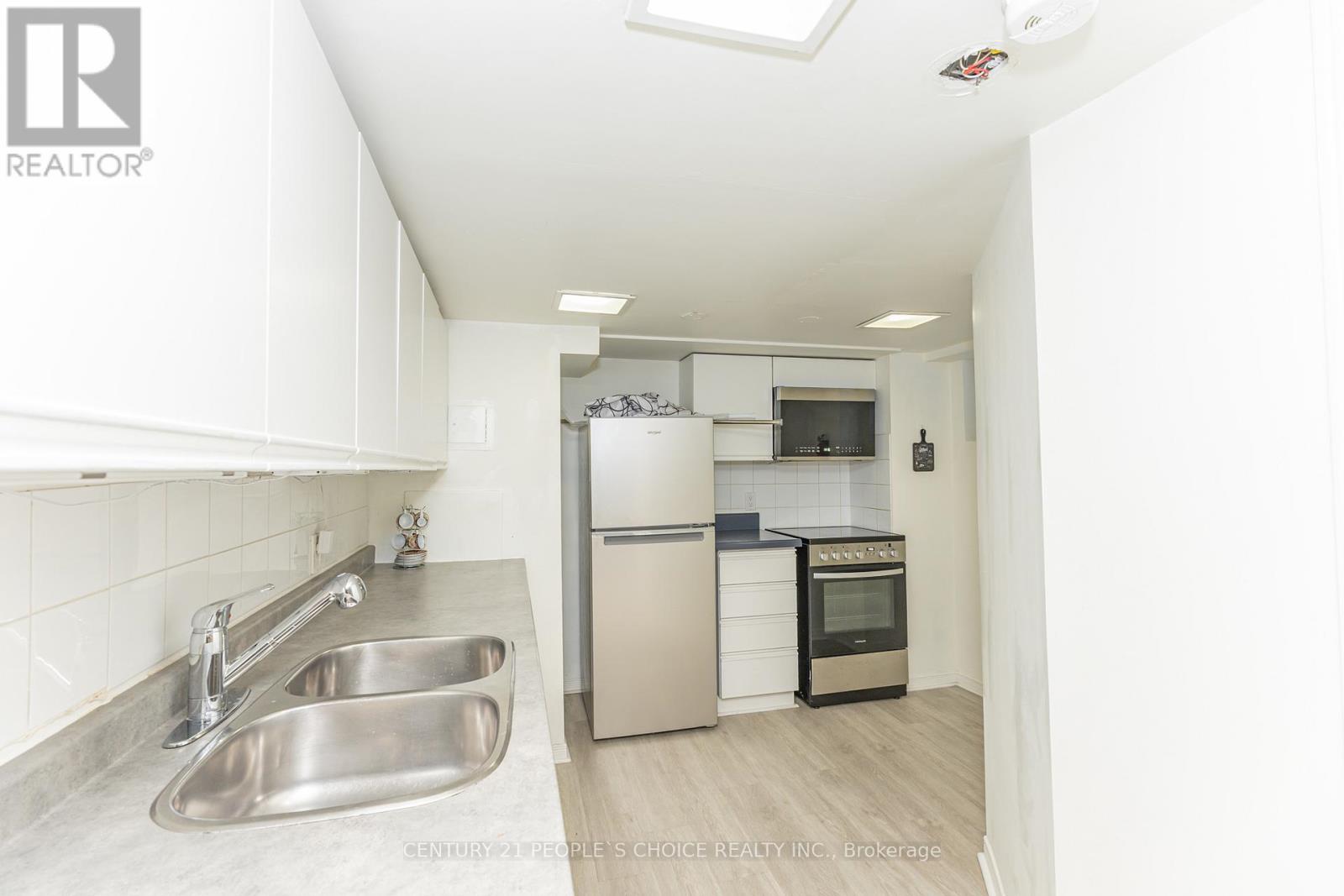 Bsmnt - 212 Oakwood Avenue, Toronto, Ontario M6E 2V4 - Photo 11 - C12605338