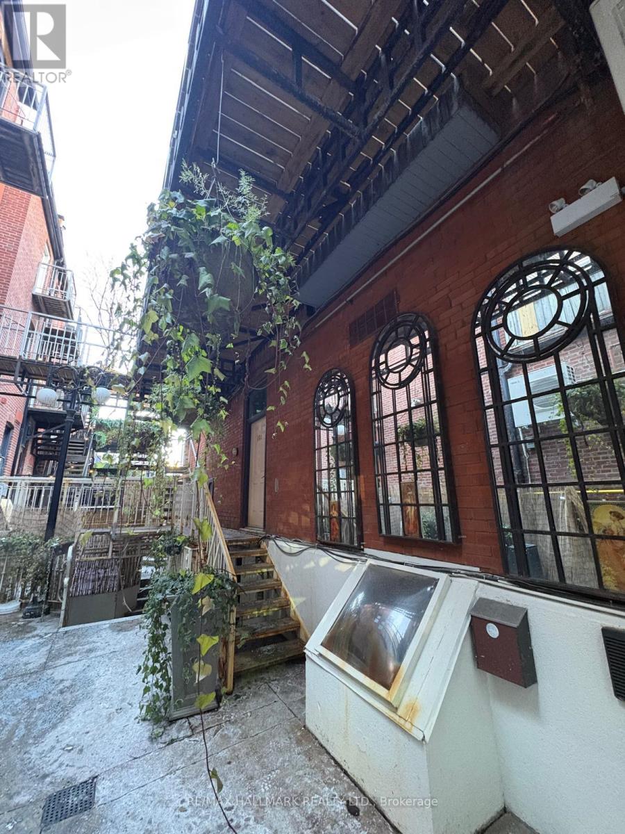 304 - 270 Adelaide Street W, Toronto, Ontario  M5H 1Y2 - Photo 7 - C12278958