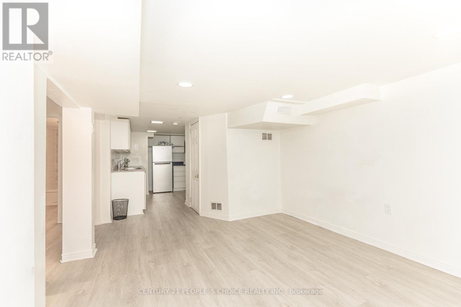 Bsmnt - 212 Oakwood Avenue, Toronto, Ontario M6E 2V4 - Photo 16 - C12605338