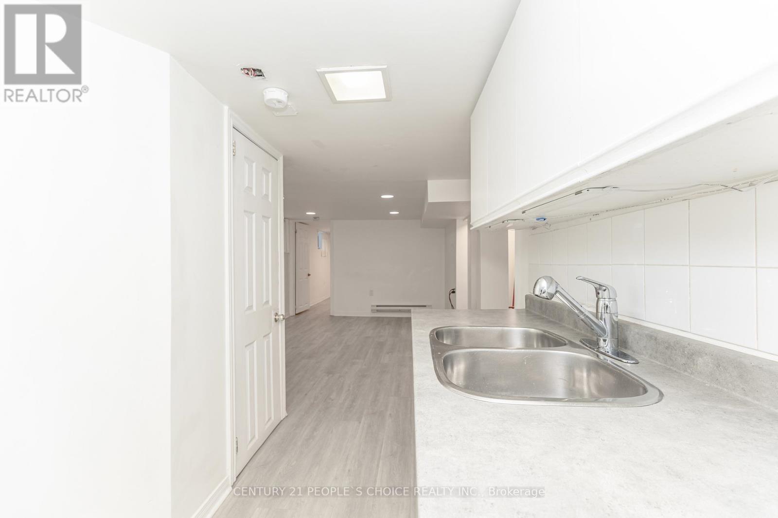 Bsmnt - 212 Oakwood Avenue, Toronto, Ontario M6E 2V4 - Photo 14 - C12605338