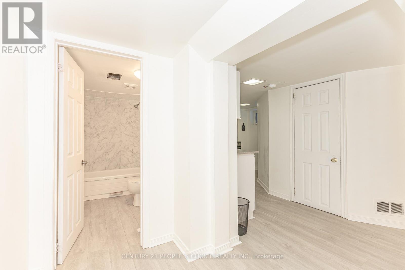 Bsmnt - 212 Oakwood Avenue, Toronto, Ontario M6E 2V4 - Photo 9 - C12605338