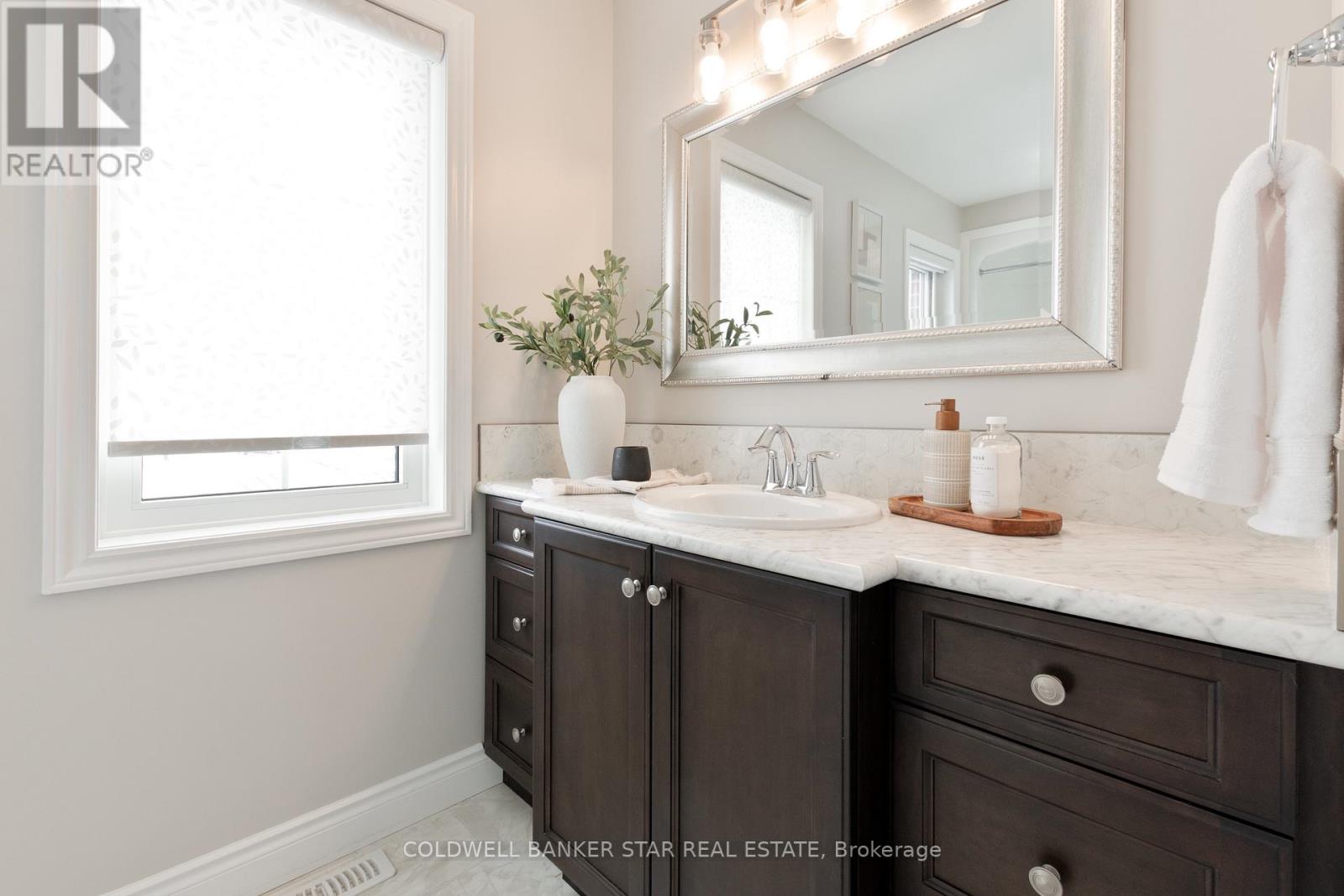 5229 Wales Crescent, Malahide, Ontario  N5H 2R2 - Photo 34 - X12629528