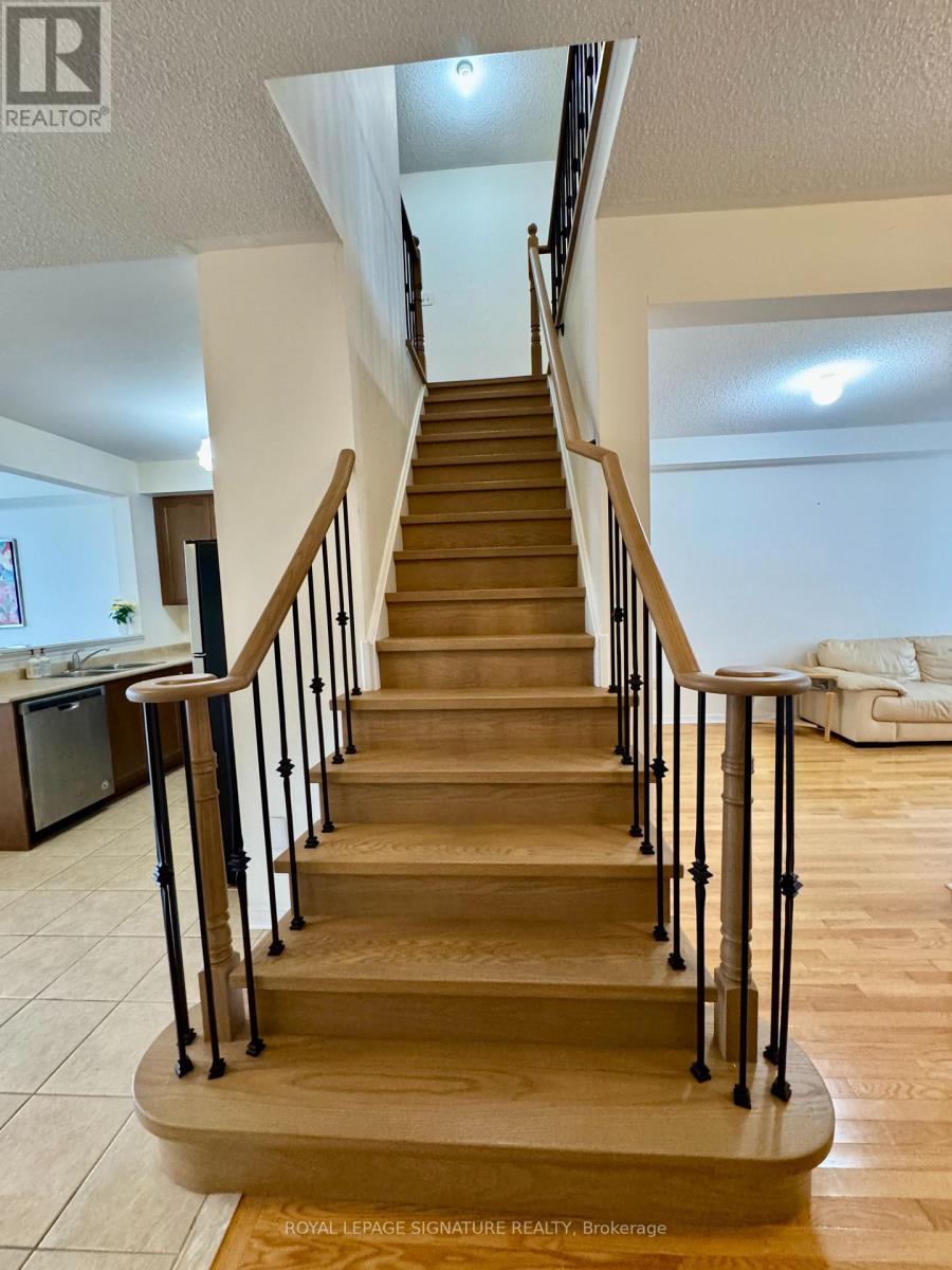 7 Yale Lane, Markham, Ontario  L6B 1H4 - Photo 6 - N12629240