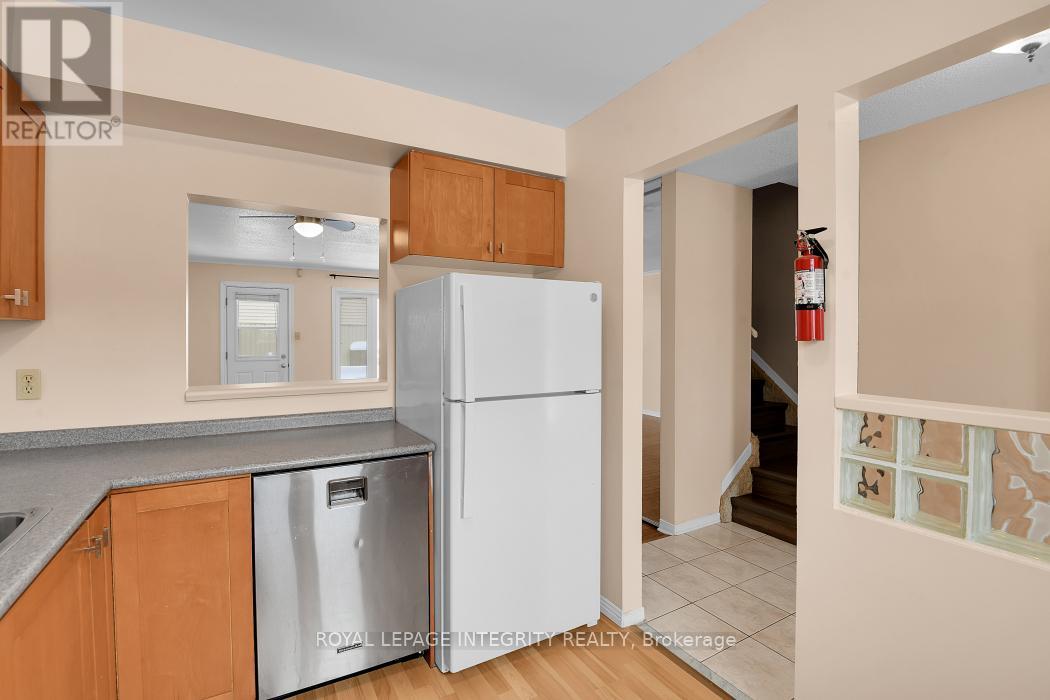 1312 Alness Court, Ottawa, Ontario  K1B 5H2 - Photo 11 - X12629404