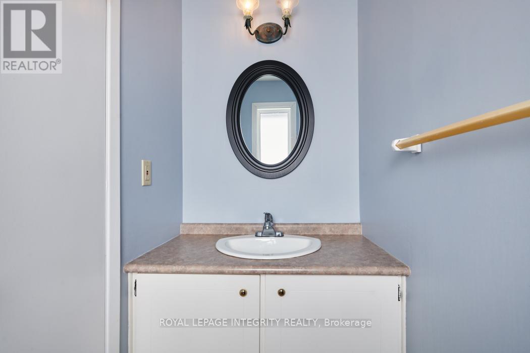 1312 Alness Court, Ottawa, Ontario  K1B 5H2 - Photo 12 - X12629404