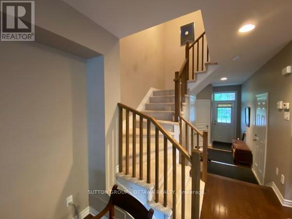 304 Grey Seal Circle, Ottawa, Ontario  K1V 2H3 - Photo 12 - X12629534