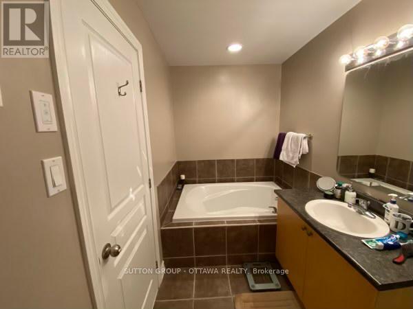 304 Grey Seal Circle, Ottawa, Ontario  K1V 2H3 - Photo 15 - X12629534