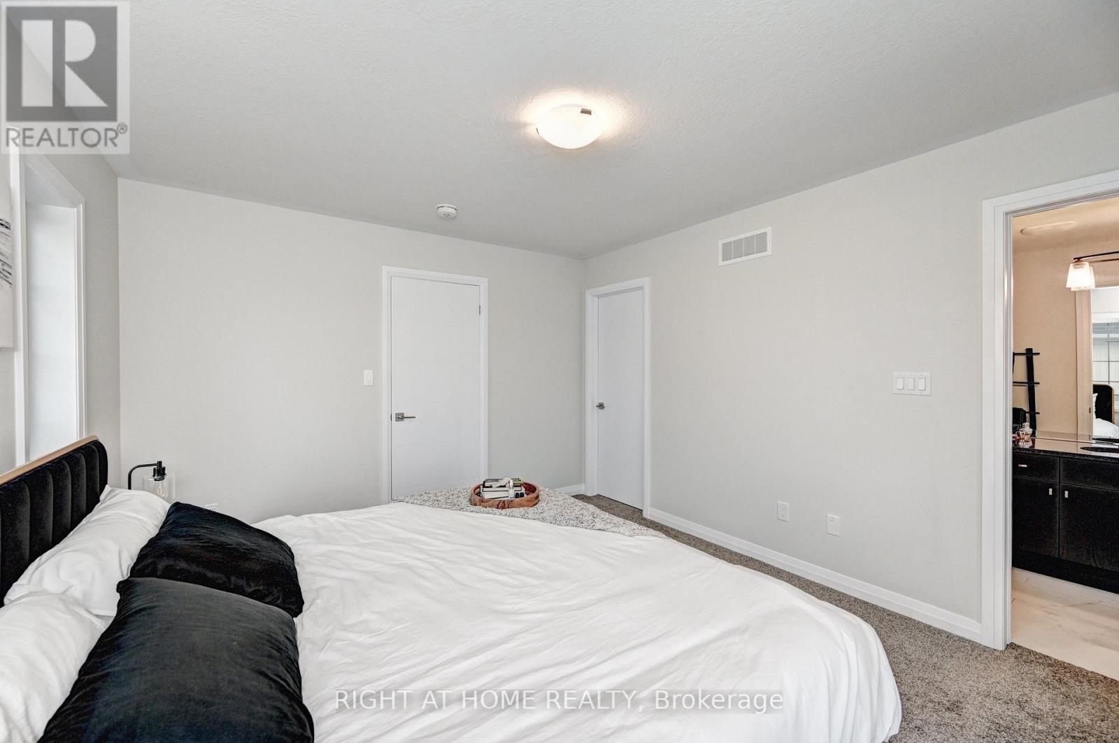 14 Bank Swallow Crescent, Kitchener, Ontario  N2P 0J7 - Photo 26 - X12589832