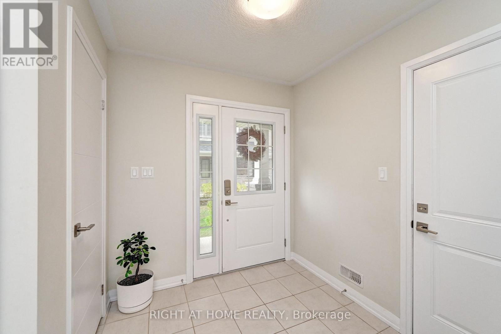 14 Bank Swallow Crescent, Kitchener, Ontario  N2P 0J7 - Photo 6 - X12589832