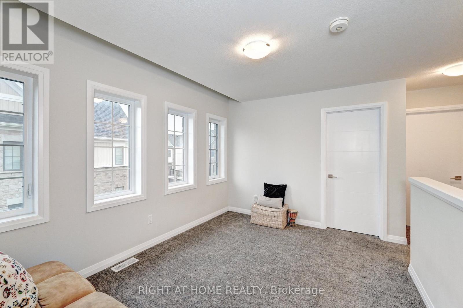 14 Bank Swallow Crescent, Kitchener, Ontario  N2P 0J7 - Photo 8 - X12589832