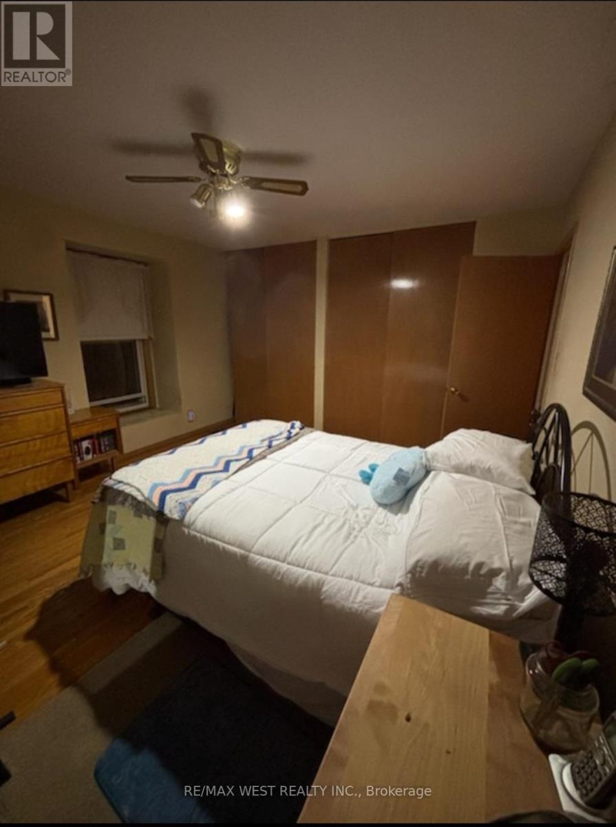 55 Meadowvale Avenue, Belleville, Ontario  K8N 2L5 - Photo 5 - X12616634