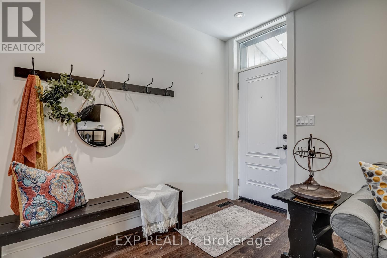 14 Milton Avenue, Hamilton, Ontario  L8L 6E6 - Photo 2 - X12629300