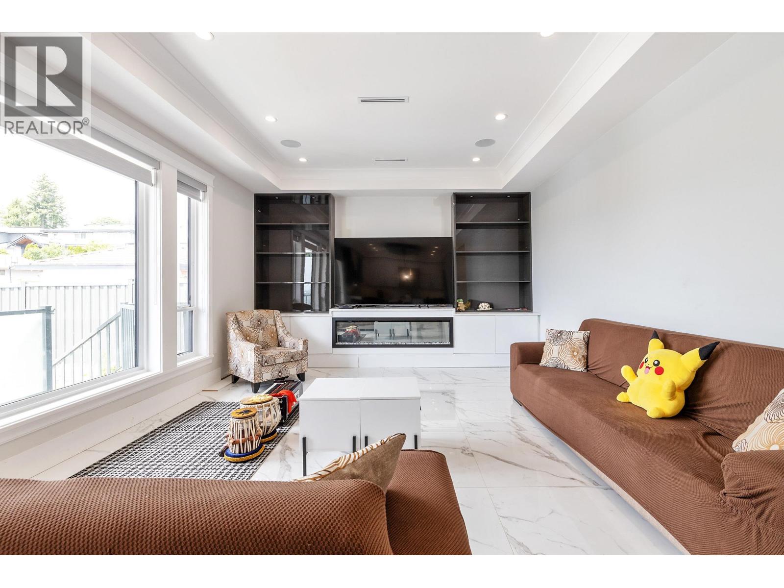 8007 Bradley Avenue, Burnaby, British Columbia  V5J 3T9 - Photo 8 - R3073583