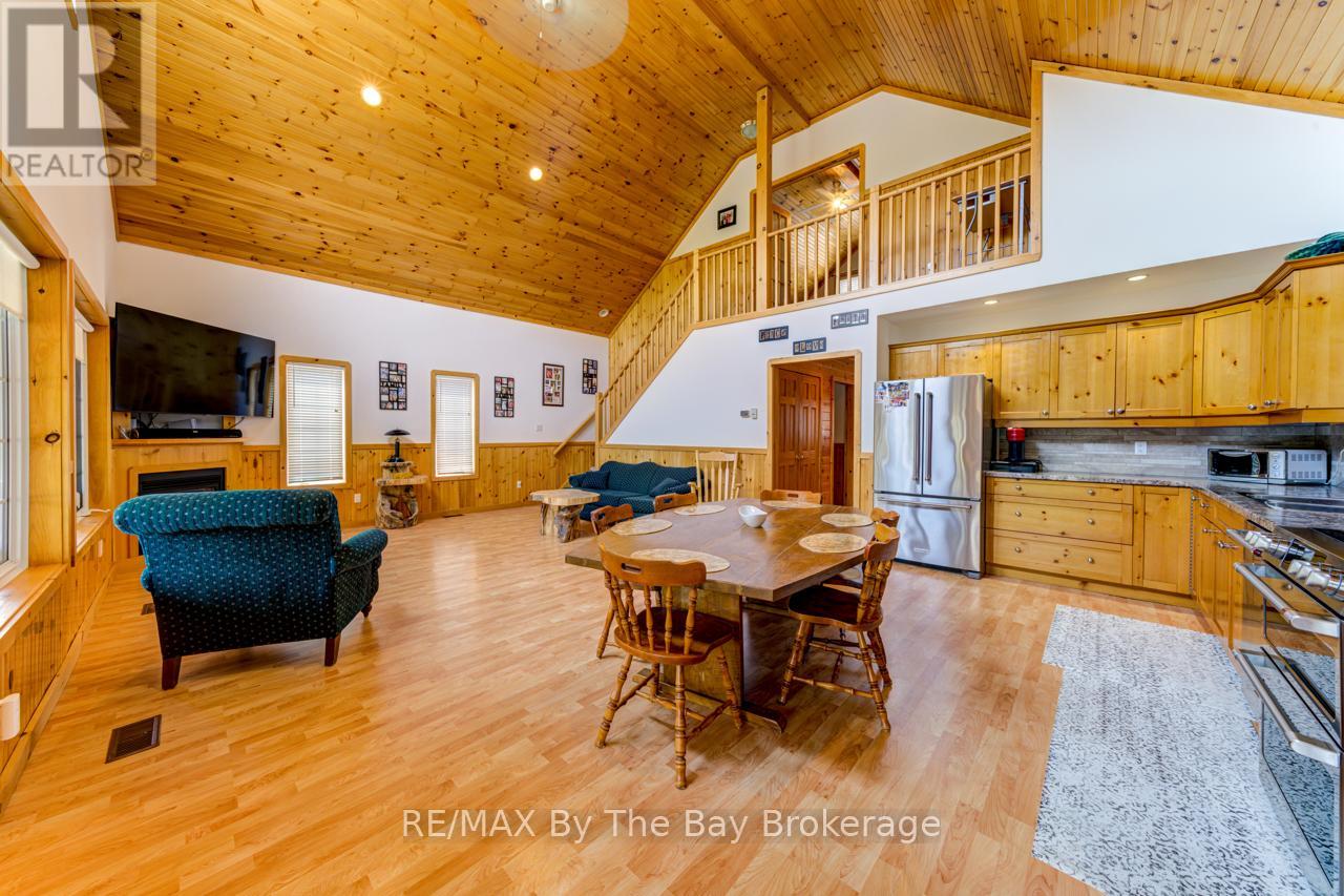 47 Madawaska Trail, Wasaga Beach, Ontario L9Z 1X7 - Photo 16 - S12323628